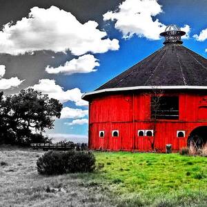 The Fountaingrove Round Barn, near Santa Rosa, with transition from color to black and white by Nicko Prints